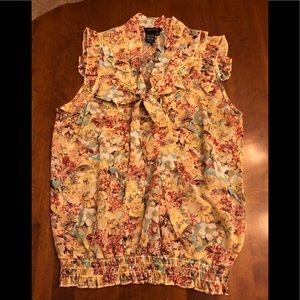 Like New Floral Sleeveless Blouse with Bow
